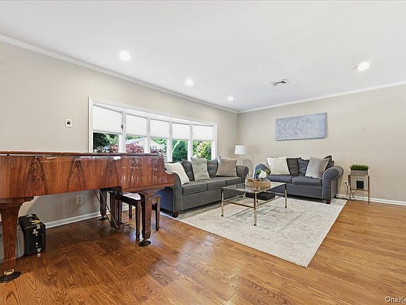 4th image of 33 Pell Terrace
