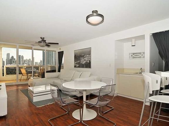 2nd image of 1717 N Bayshore Dr APT 1852