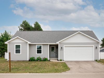 4965 Meadowlark Ln, Traverse City, MI, 49685