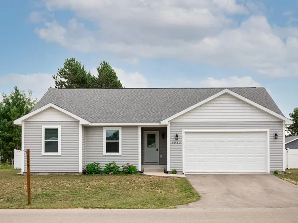 4965 Meadowlark Ln, Traverse City, MI 49685