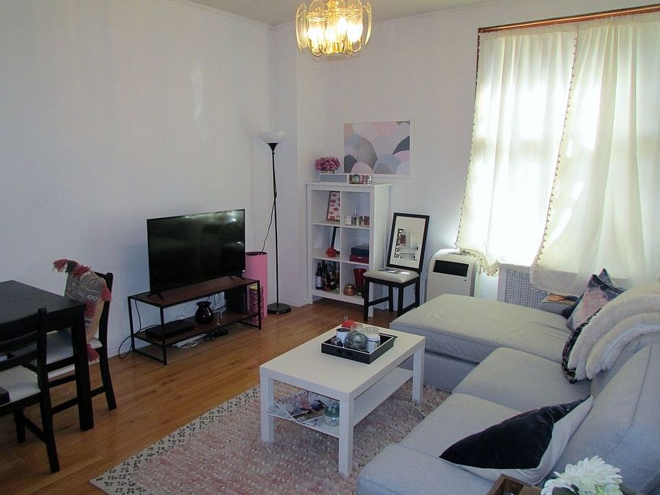 2nd image of 527 Cathedral Pkwy #44