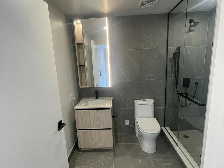 699 Sheppard Ave E #807 — Photo 9