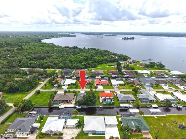 7228 Reymoor Dr, North Fort Myers, FL 33917