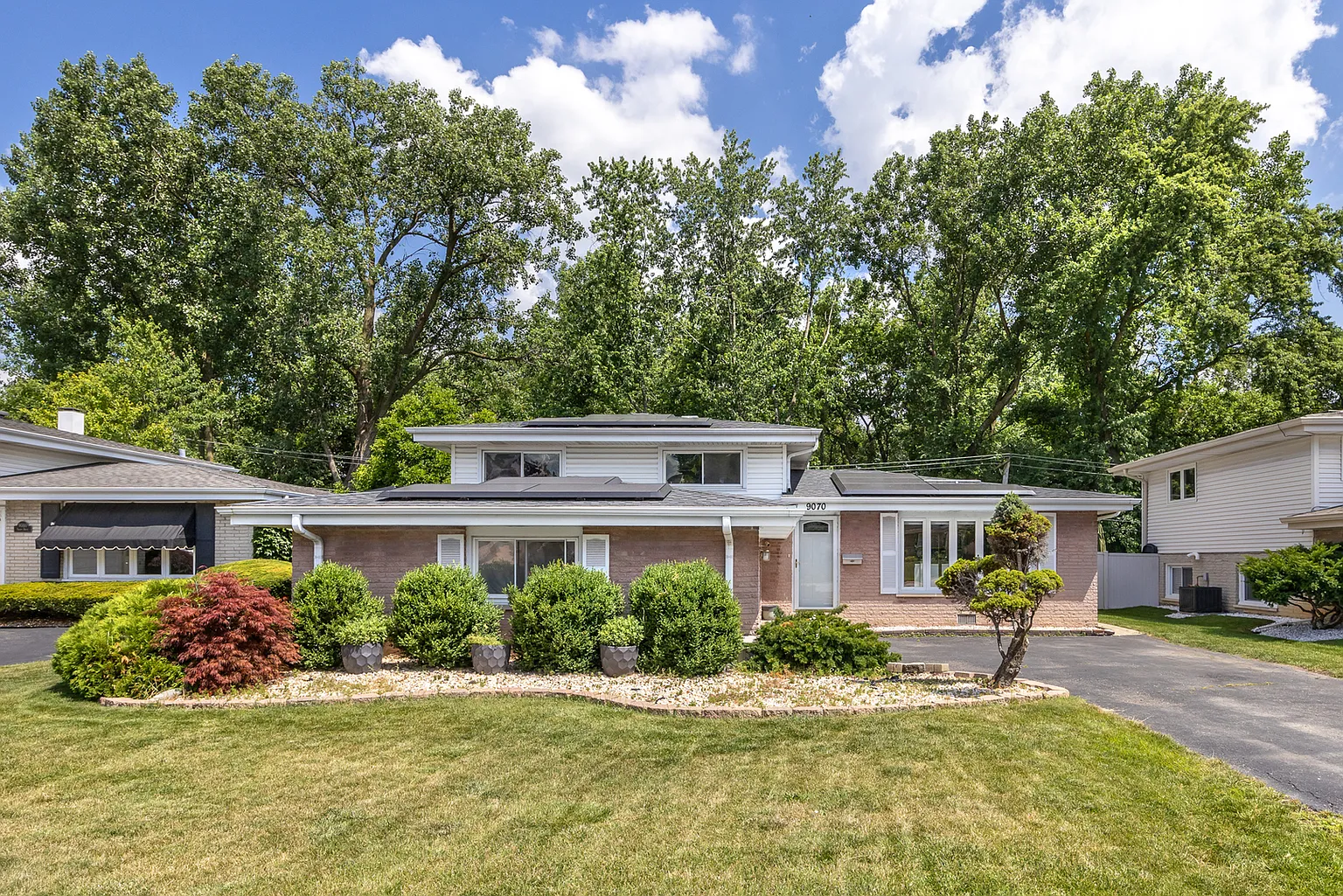9070 Shady Ln photo 1