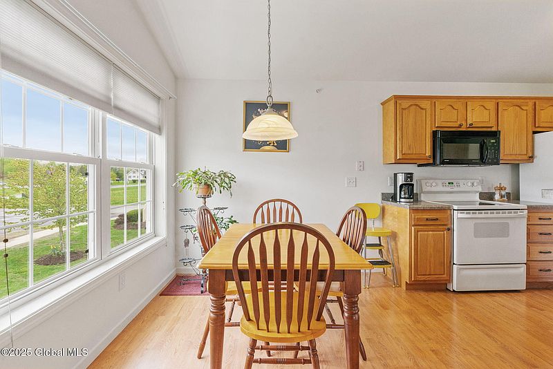 5th image of 606 Cedar Run