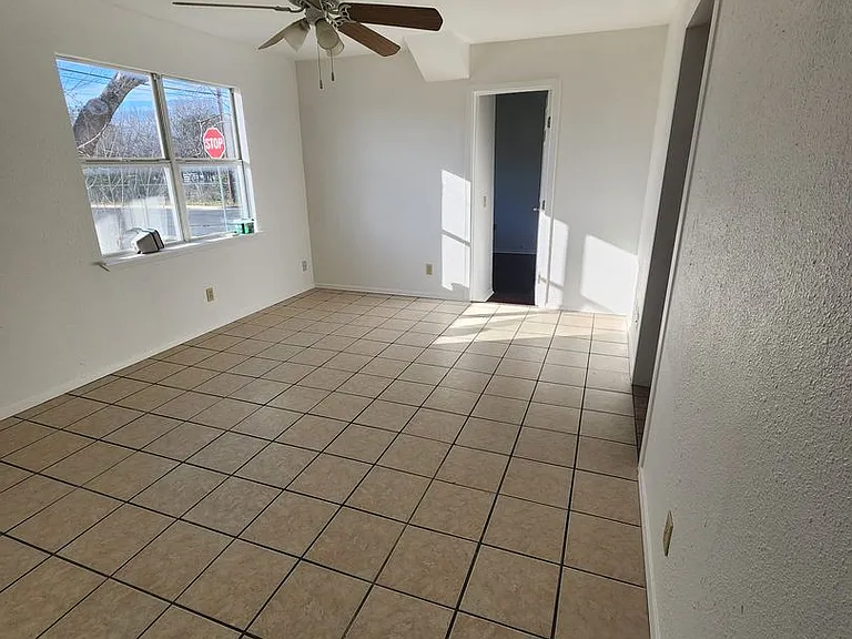 501 S McNeil St — Photo 12