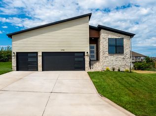 2705 W McGuffey St, Ozark, MO 65721