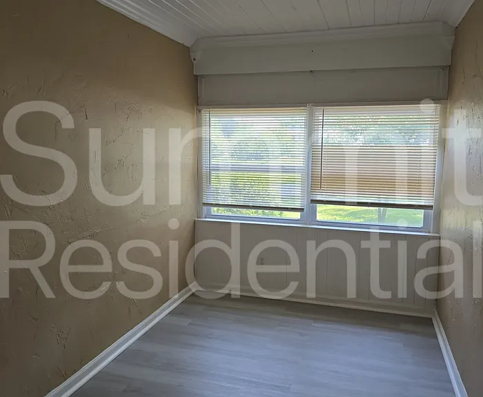 2500 NE 46th St — Photo 14