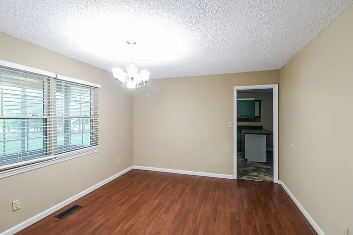 4 bed, 4.5 bath, 2690 sqft, $2,560 — Photo 4