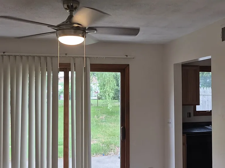 47 Lockwood St — Photo 10
