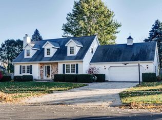 1405 Dover Dr, Waunakee, WI 53597