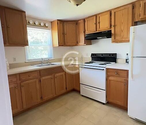 5th image of 944 Norview Ave #B