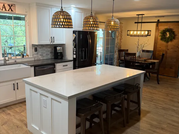2077 Sierra Dr, Meadow Vista, CA 95722