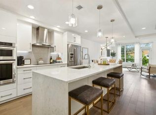1611 N 28th Ave SW #103, Calgary, AB T2T 1J5