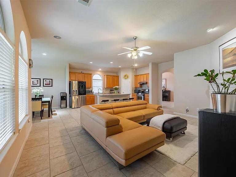 13815 Normandy Ct — Photo 9