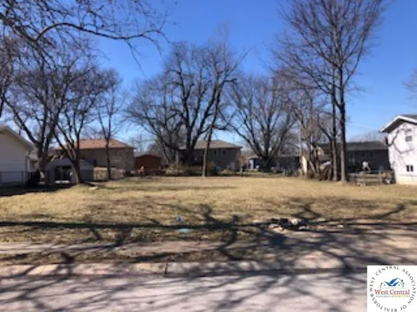 1504 S King Ave, Harrisonville, MO 64701