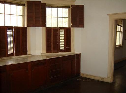 4th image of 3540 Napoleon Ave