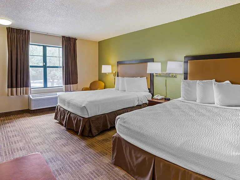 Studio Suite - 2 Full Beds