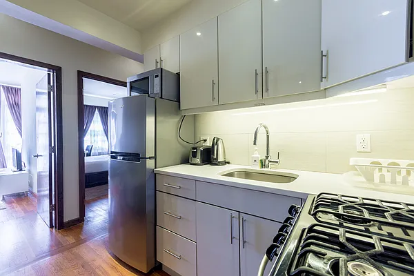 Rented by Townhouse Apartments | media 17