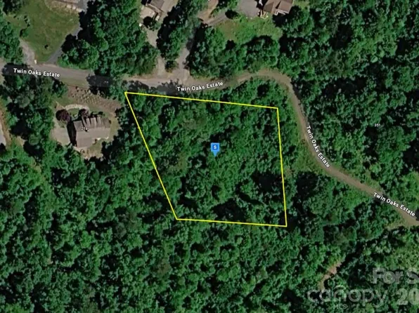 220 Twin Oaks Est, Sylva, NC 28779