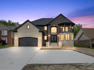 39830 Dequindre Rd, Sterling Heights, MI 48310