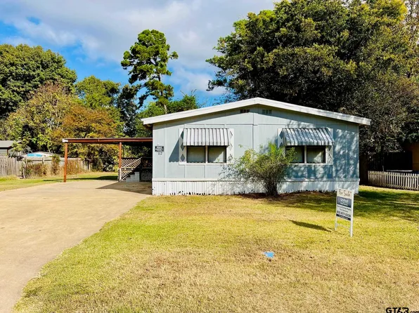 112 Autumn Ct, Chandler, TX 75758