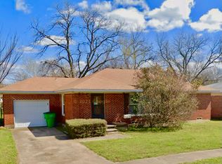402 Meadow Dr, Gainesville, TX 76240