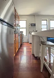 261 West 21st Street, #10