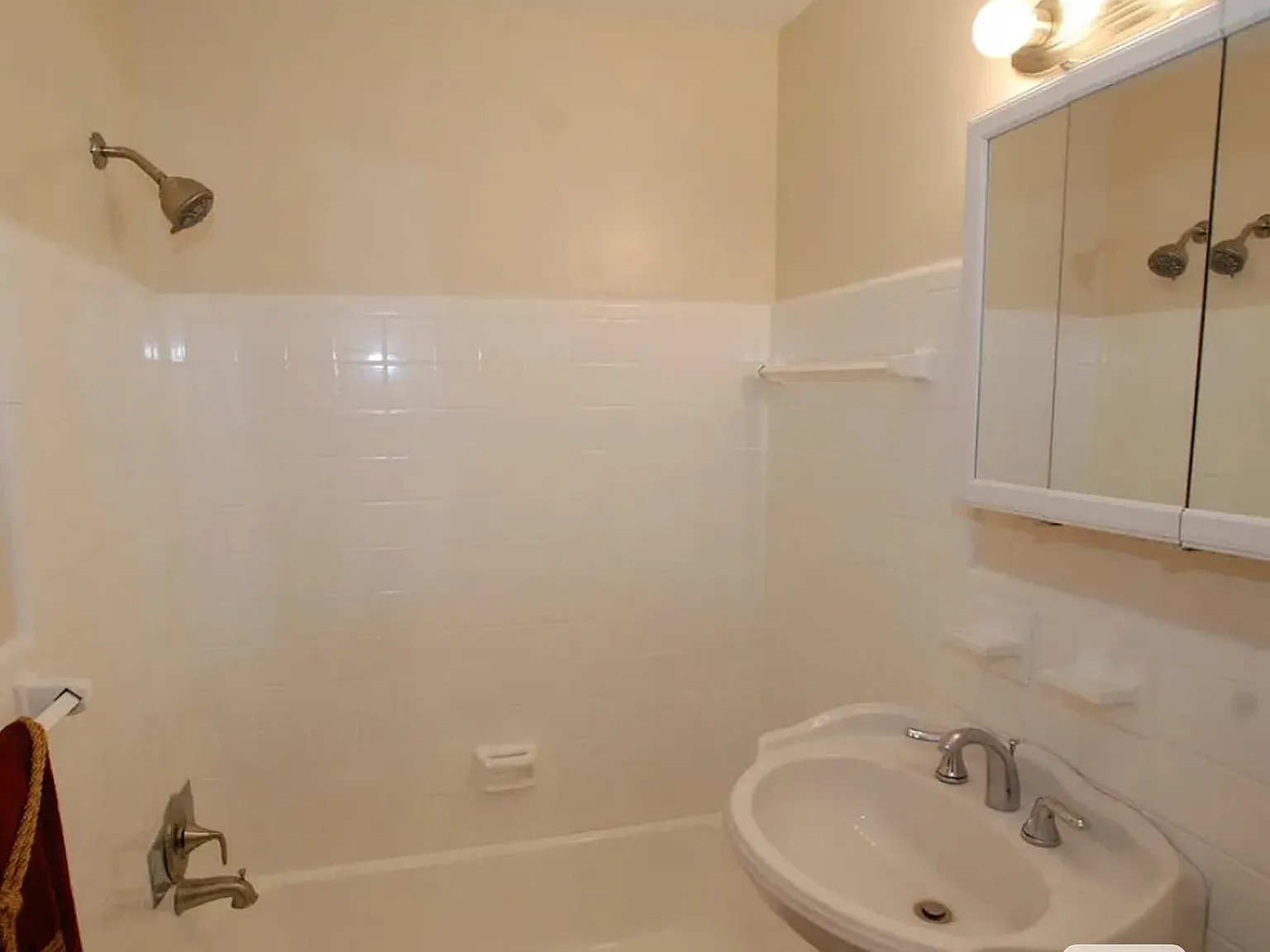 3 bed, 1.5 bath, 1292 sqft, $900 — Photo 2