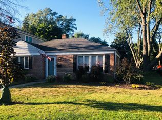 718 E Rockland Rd, Libertyville, IL 60048