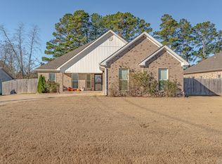 697 Old Bridger Rd, Jonesboro, AR 72401