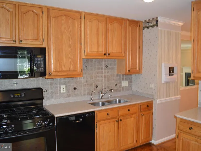 16853 Capon Tree Ln — Photo 3