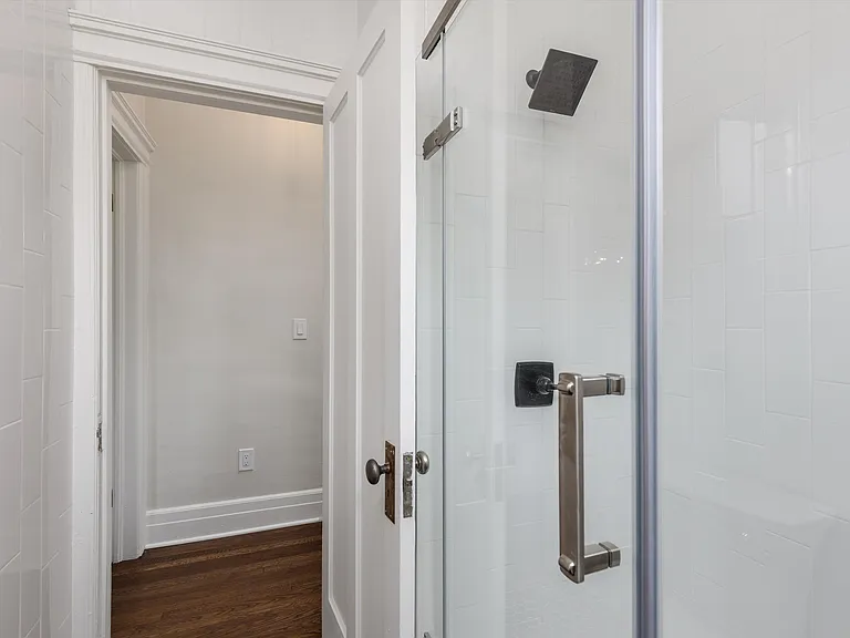719 Gladstone Ave — Photo 11