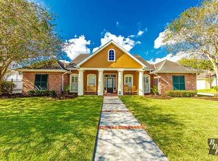 203 Arapaho Dr, Houma, LA 70360
