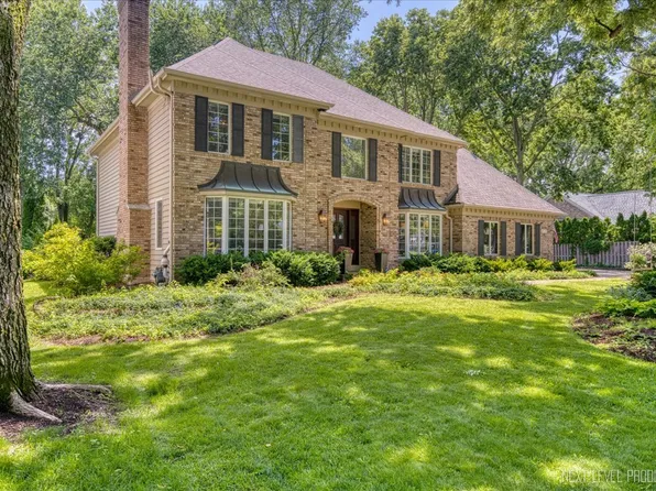 1412 Sherwood Ln, Geneva, IL 60134