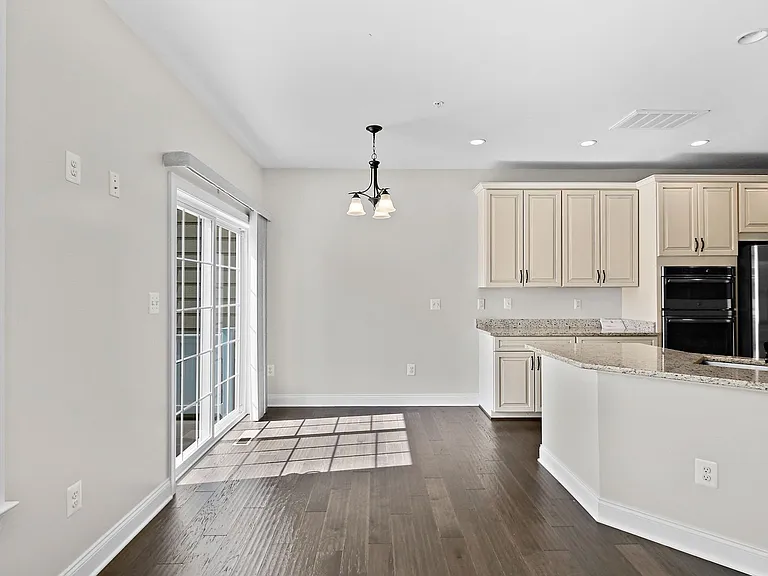 2542 Cherry Tree Rd — Photo 4