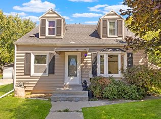 2427 Harrison Pl, South Milwaukee, WI 53172