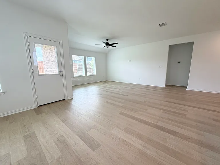 2608 Glacier Rd — Photo 9