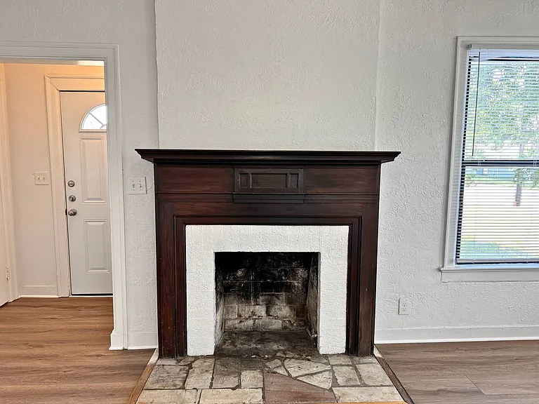 2137 Avenue J — Photo 6