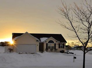 8705 Oriole Dr, Erie, PA 16509