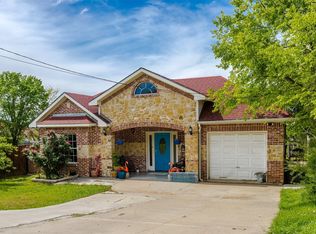 141 S Navy Ave, Dallas, TX 75211