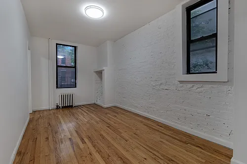 334 W 47th St #2-A Photo 1 334 W 47th St #2-A Photo 1