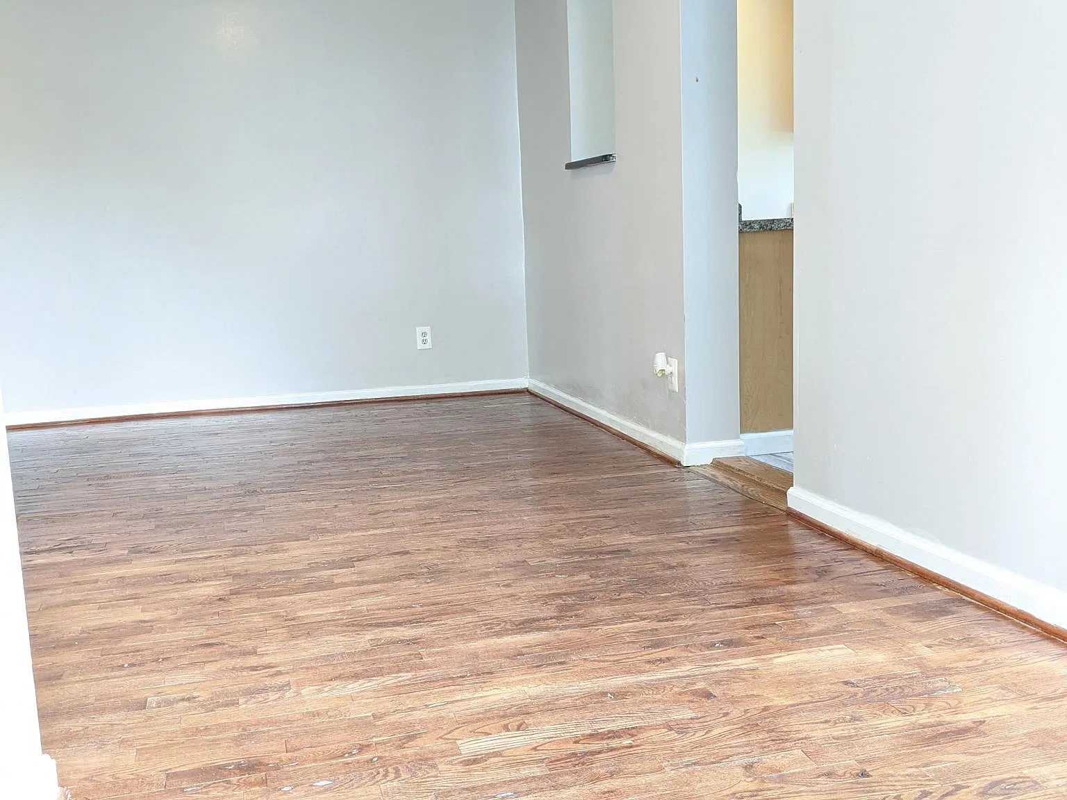 7 bed, 2574 sqft, $3,495 — Photo 2