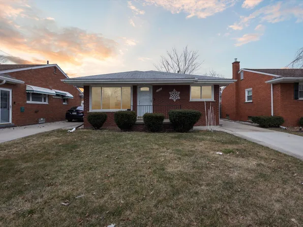 19637 Lancaster St, Harper Woods, MI 48225