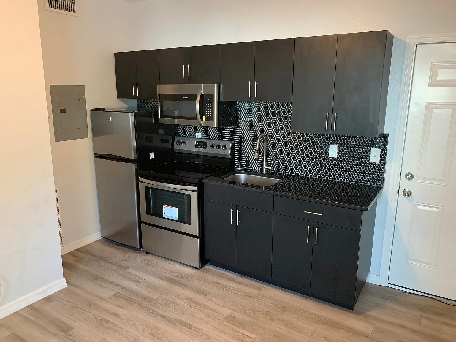 2334 3rd Ave S Unit #3 — Photo 3
