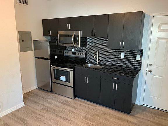 3rd image of 2334 3rd Ave S #3