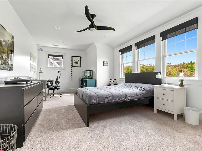4 Gabaree Ct — Photo 35