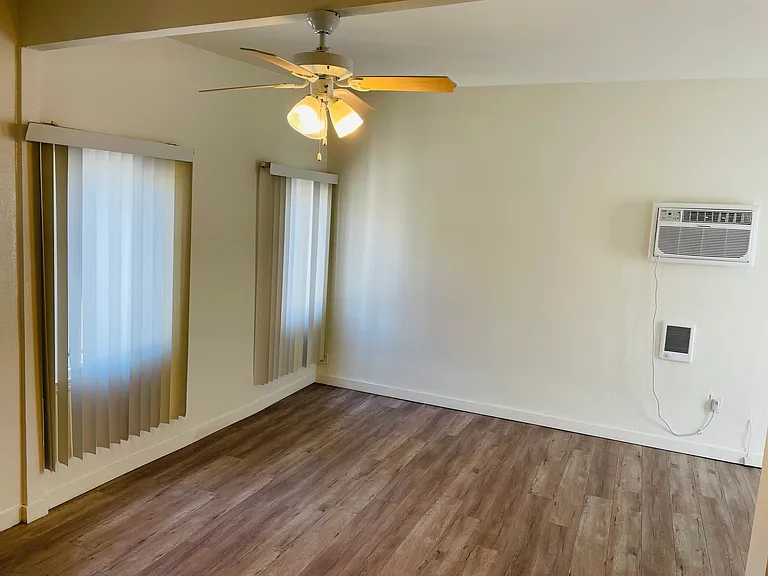 10809 Lindbrook Dr #10 — Photo 7