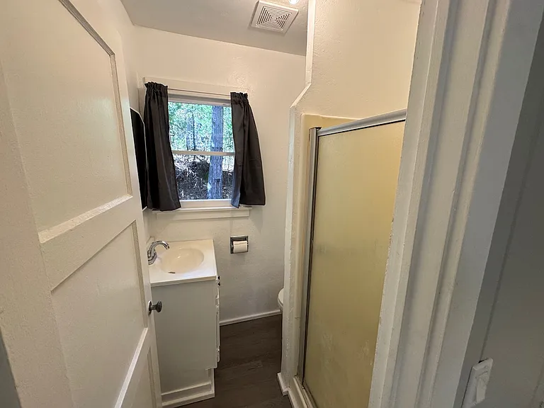 1092 Winton Rd — Photo 13