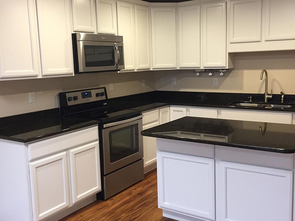 1st image of 82 Brownstone Dr